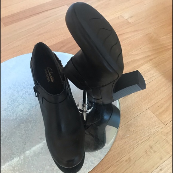 Clarks leather boot - Picture 2 of 9